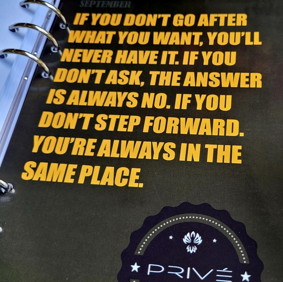 Privé Daily Planner - Picture 8 of 15